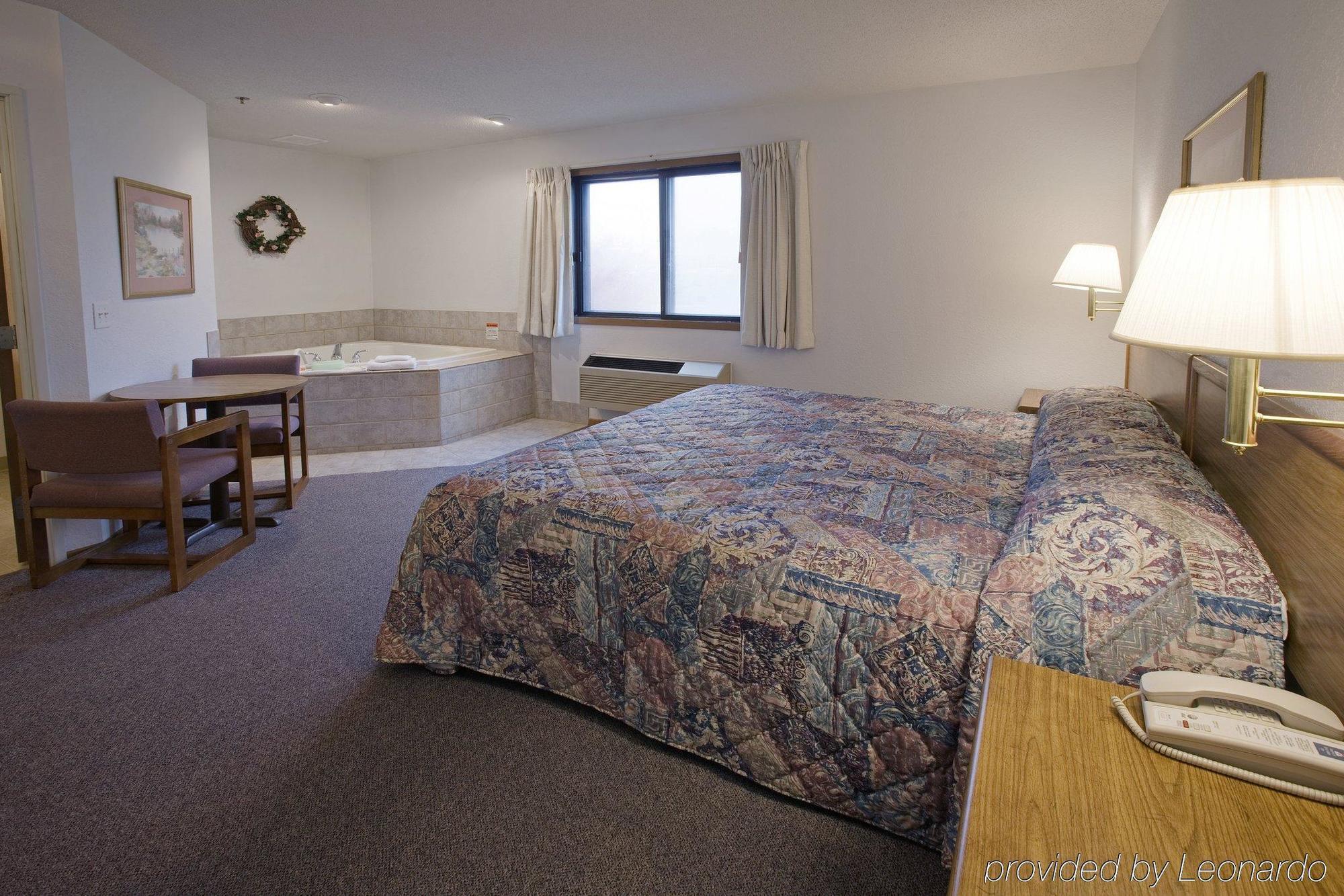 Americas Quality Inn & Suites - 핀레이슨 객실 사진