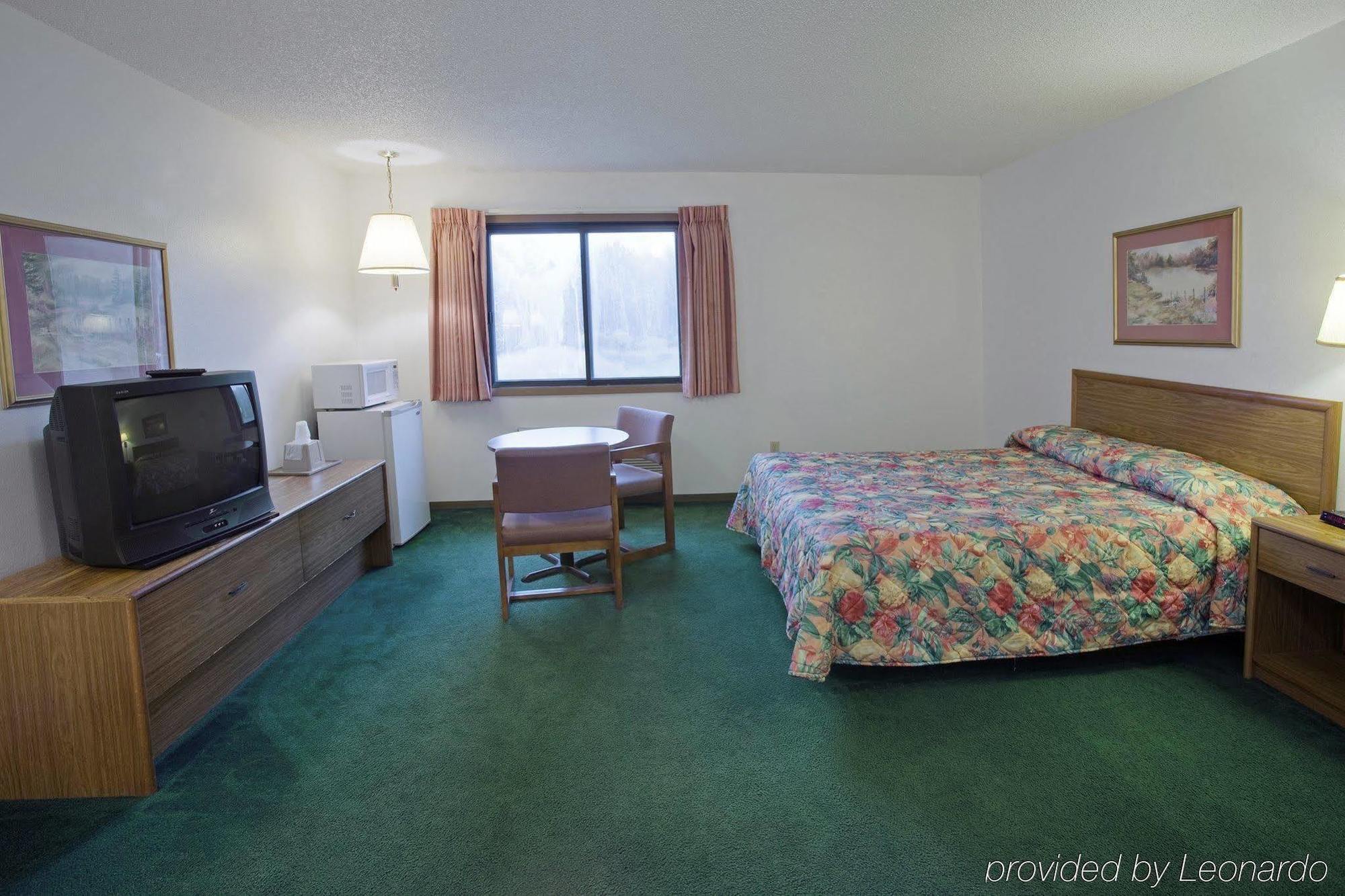 Americas Quality Inn & Suites - 핀레이슨 외부 사진