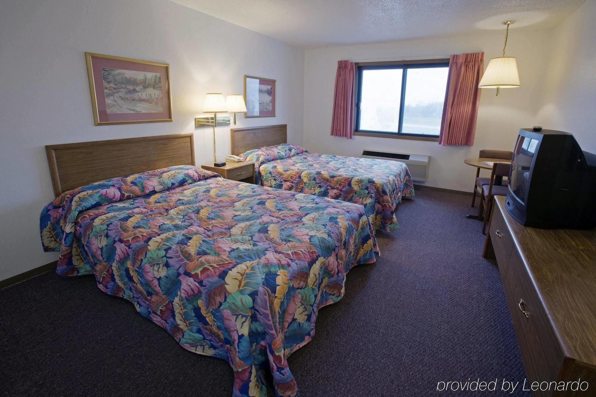 Americas Quality Inn & Suites - 핀레이슨 외부 사진