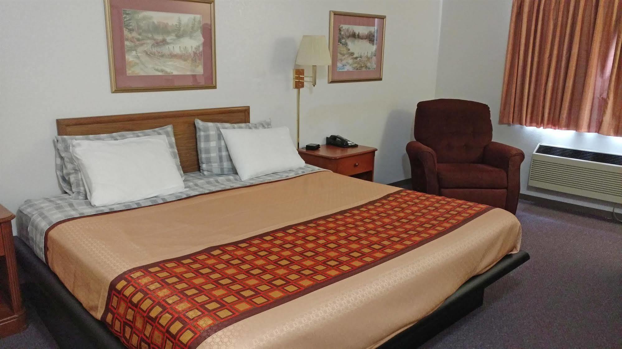 Americas Quality Inn & Suites - 핀레이슨 외부 사진
