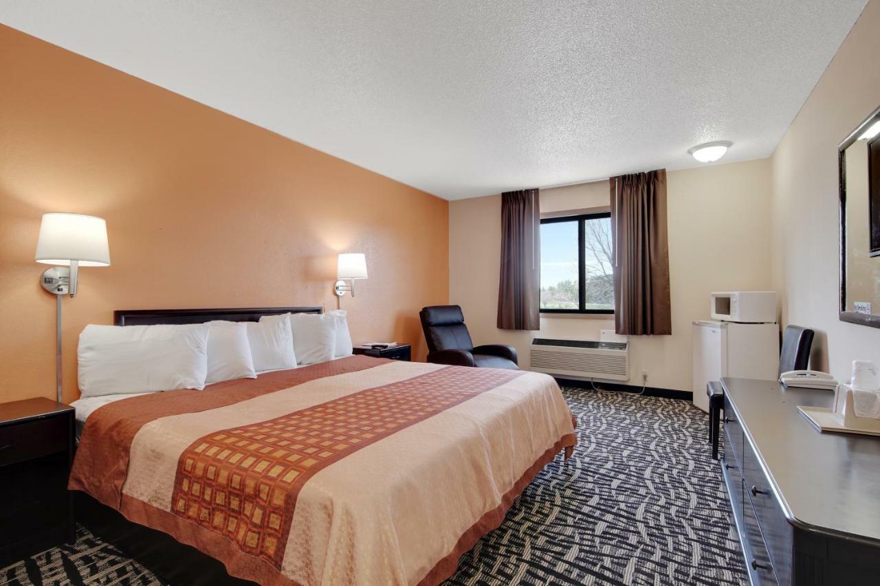 Americas Quality Inn & Suites - 핀레이슨 외부 사진